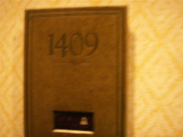 來到1409號房間