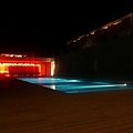 游泳池夜景
