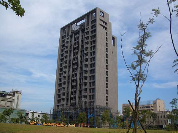 新北市 新莊 副都心 三發建設 幸福公園 新北市升格房市急速增溫 頭前重劃區曾明堂預售屋東龍不動產黃金印象 天莊 新莊貴族 富貴園