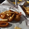 第一次吃到fish&chips(這裡是Lancelin).jpg