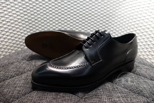 TLB_Owen_Black 01.JPG