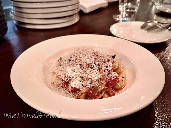 想加點被主廚喝斥「適可而止」的馬鈴薯培根義大利麵... (朝思暮想🥺) 想加點被主廚喝斥「適可而止」的馬鈴薯培根義大利麵... (朝思暮想🥺)