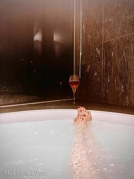 【日本 • 大阪 • Conrad Osaka 】白日黑夜 【日本 • 大阪 • Conrad Osaka 】白日黑夜