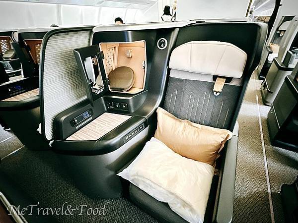 【 星宇航空 · 台北 直飛 關西 · 商務艙 】微失望初體 【 星宇航空 · 台北 直飛 關西 · 商務艙 】微失望初體