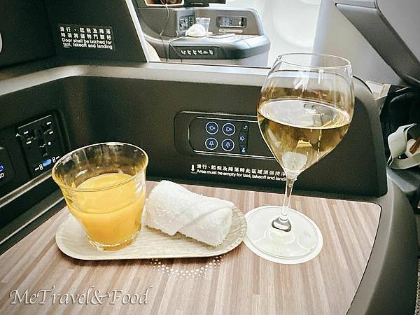 【 星宇航空 · 台北 直飛 關西 · 商務艙 】微失望初體 【 星宇航空 · 台北 直飛 關西 · 商務艙 】微失望初體