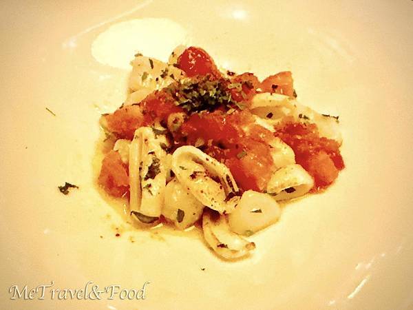 【 法國 • 巴黎 • 美味 小酒館 推薦】 巷弄裡 的 美