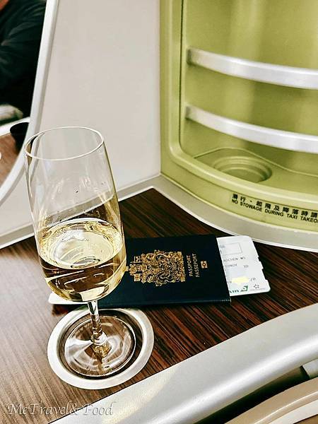 【 台北 • 巴黎 • Eva Airways 】直飛班機很 【 台北 • 巴黎 • Eva Airways 】直飛班機很