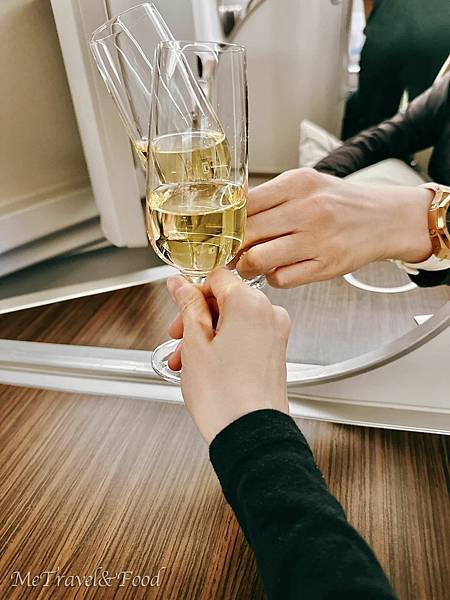 【 台北 • 巴黎 • Eva Airways 】直飛班機很 【 台北 • 巴黎 • Eva Airways 】直飛班機很