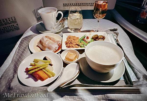 【 台北 • 巴黎 • Eva Airways 】直飛班機很 【 台北 • 巴黎 • Eva Airways 】直飛班機很