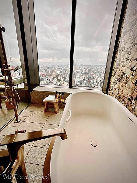 【 日本 • 福岡 • The Ritz Carlton F 【 日本 • 福岡 • The Ritz Carlton F