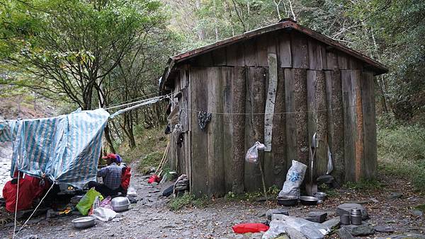 中央尖溪山屋