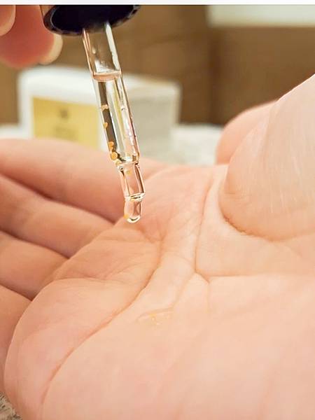 【抗老保养】GUERLAIN 娇兰「全新皇家蜂王乳蜂蜜修护黑