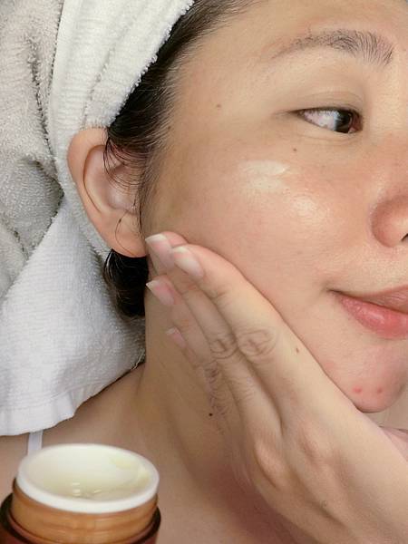 【抗老保养】GUERLAIN 娇兰「全新皇家蜂王乳蜂蜜修护黑