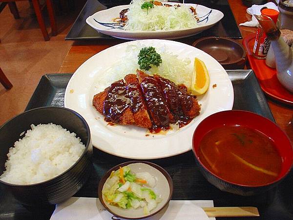 紅味噌豬排飯