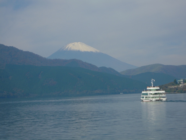 有白雪的富士山