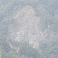 1386842028-之前就有塌的山壁.jpg