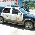 1386842014-謝謝警察伯伯.jpg
