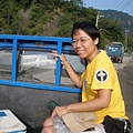 1386842020-看到什麼車就攔什麼車，這次的農用卡車.jpg