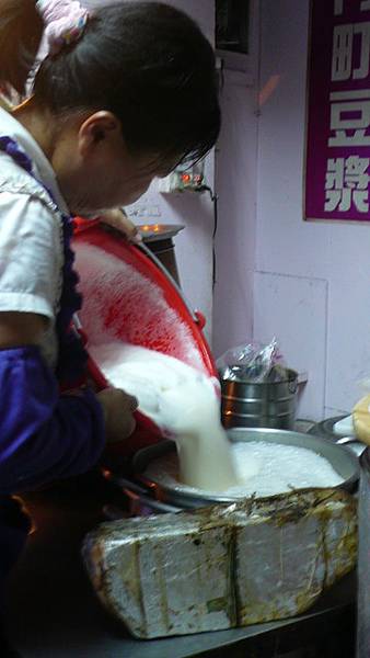 1312729408-L1150039.jpg
