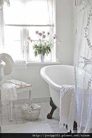 bathtub-white.jpg