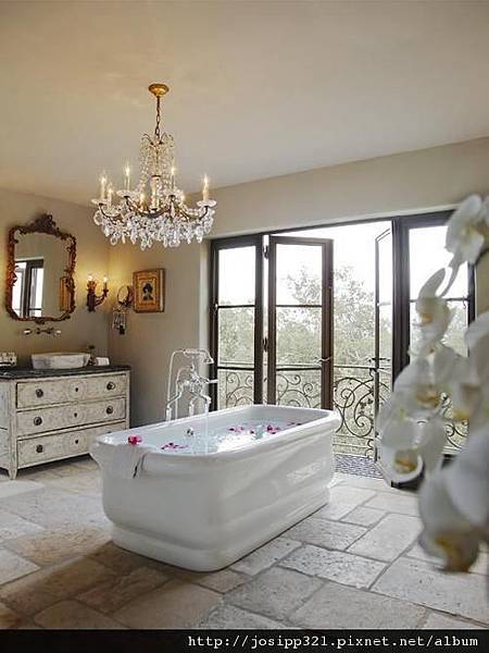 bathtub-chandelier.jpg