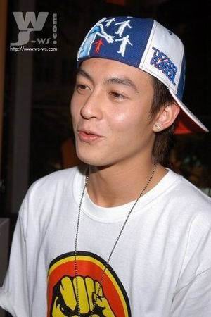 Hectic x CLOT 反戰拳頭