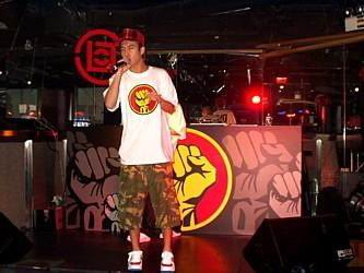 Hectic x CLOT 反戰拳頭