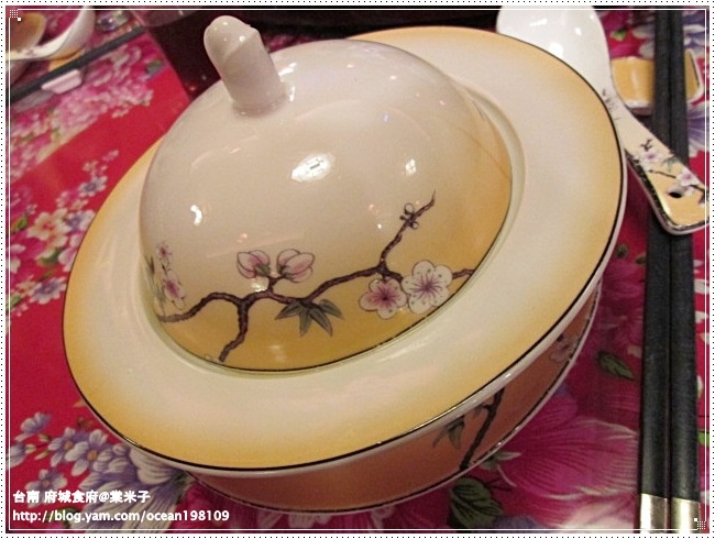 吃魚翅1.JPG 吃魚翅1.JPG