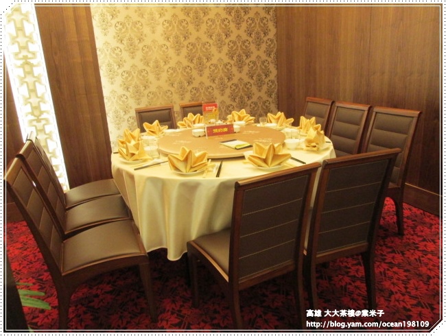 桌椅3.JPG 桌椅3.JPG