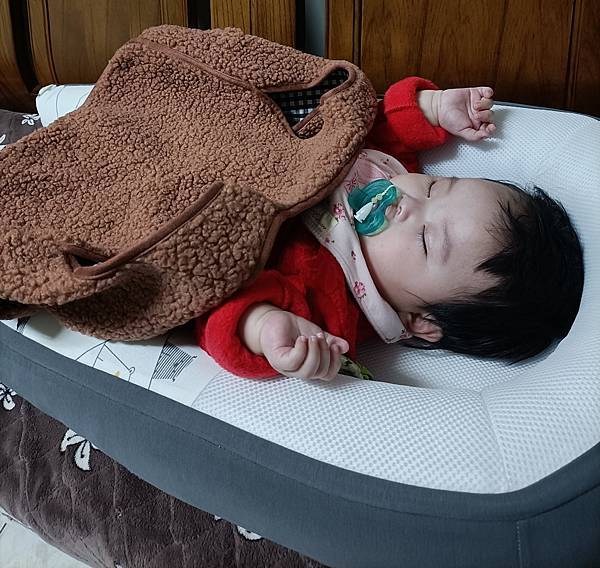 doomoo育兒神器-嬰兒安全環抱睡窩 小醬醬體驗篇