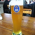 400年的啤酒屋喝白啤酒