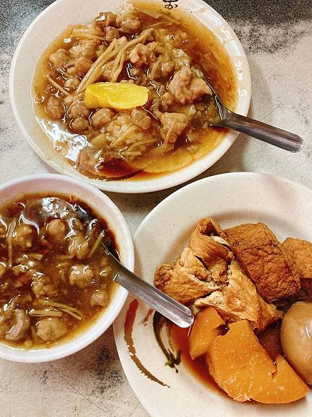 肉羹、肉羹飯、滷蛋、油豆腐、豆皮、滷菜頭