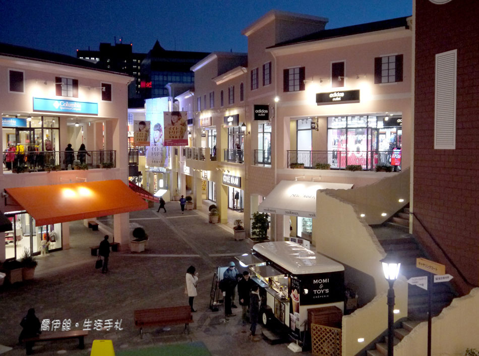 日本三井 Ｏutlet 南大沢_P1170560a.jpg