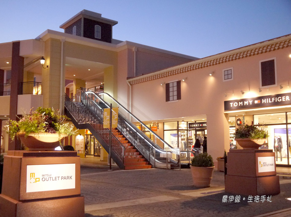 日本三井 Ｏutlet 南大沢_P1170549a.jpg