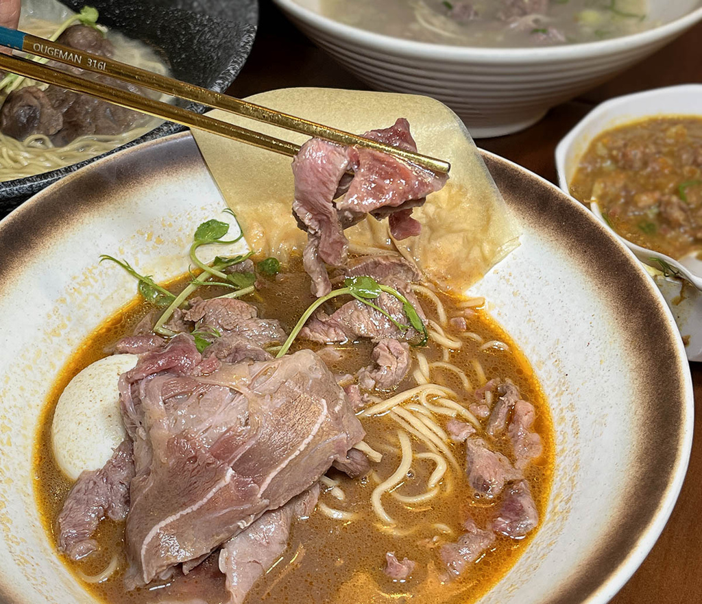 台北大安區美食 | 湯神頂級和牛牛肉麵，濃郁湯底搭配頂級和牛