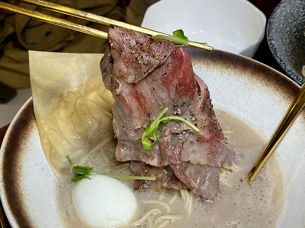 台北大安區美食 | 湯神頂級和牛牛肉麵，濃郁湯底搭配頂級和牛