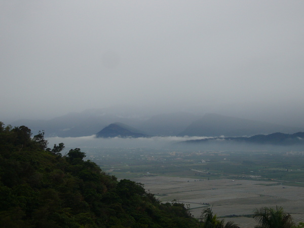 從飯店房間早上拍的山景