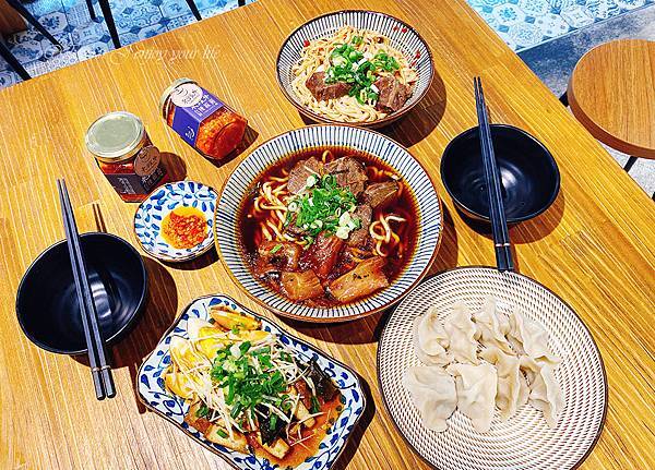 東館牛肉麵-台北文青牛肉麵-紅燒湯頭清爽不油膩，特選老饕牛頰