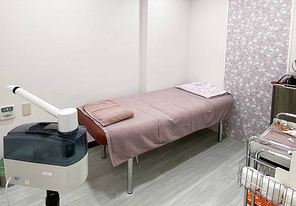 台北除疣推薦x除肉芽x小息肉x脖子除疣│鉺雅鉻雷射一次掃光四十多棵贅疣,告別髒脖子│旭彤診所-09.jpg