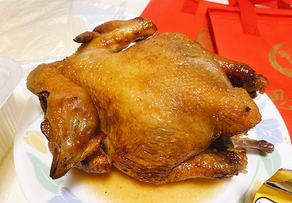 板橋外帶烤雞│中和烤雞推薦-思汗烤雞-蒜味烤雞鮮嫩多汁%2F烤全雞僅要三百多超便宜，外帶手扒雞聚餐超合適，PC值超高的烤雞推薦-14.jpg
