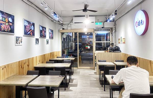 台北中正區美食推薦│飴盛禾烤定食-秘醬火烤吃過一次難以忘懷，酥炸紅燒肉更是一絕，建中學生的最愛，團體訂餐首選，近南門市場、中正紀念堂-05.jpg