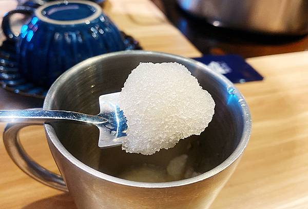 新莊火鍋推薦│大魔大滿足鍋物 超過8種特殊湯頭+一次滿足3種頂級和牛及海鮮套餐，商業午餐不用300吃到好滿足，肉品份量十足，湯頭用心調配，CP值非常高的極品火鍋店│新莊美食推薦-30.jpg