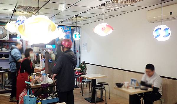 四維市場美食推薦│辣媽麻辣臭豆腐,有麻辣鴨血臭豆腐、紅燒鴨血 四維市場美食推薦│辣媽麻辣臭豆腐,有麻辣鴨血臭豆腐、紅燒鴨血