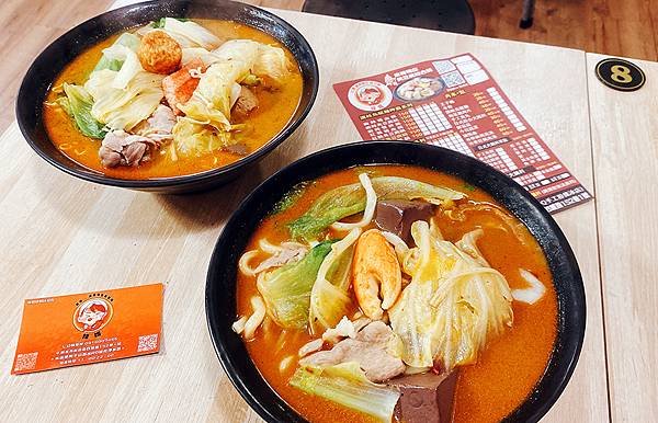 四維市場美食推薦│辣媽麻辣臭豆腐,有麻辣鴨血臭豆腐、紅燒鴨血 四維市場美食推薦│辣媽麻辣臭豆腐,有麻辣鴨血臭豆腐、紅燒鴨血