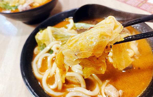 四維市場美食推薦│辣媽麻辣臭豆腐,有麻辣鴨血臭豆腐、紅燒鴨血 四維市場美食推薦│辣媽麻辣臭豆腐,有麻辣鴨血臭豆腐、紅燒鴨血