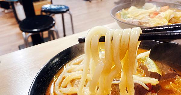 四維市場美食推薦│辣媽麻辣臭豆腐,有麻辣鴨血臭豆腐、紅燒鴨血 四維市場美食推薦│辣媽麻辣臭豆腐,有麻辣鴨血臭豆腐、紅燒鴨血