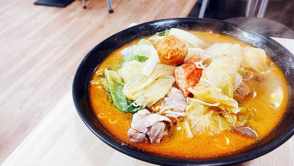 四維市場美食推薦│辣媽麻辣臭豆腐,有麻辣鴨血臭豆腐、紅燒鴨血 四維市場美食推薦│辣媽麻辣臭豆腐,有麻辣鴨血臭豆腐、紅燒鴨血