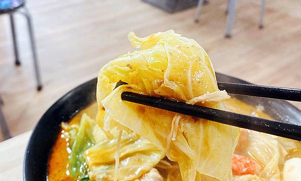 四維市場美食推薦│辣媽麻辣臭豆腐,有麻辣鴨血臭豆腐、紅燒鴨血 四維市場美食推薦│辣媽麻辣臭豆腐,有麻辣鴨血臭豆腐、紅燒鴨血