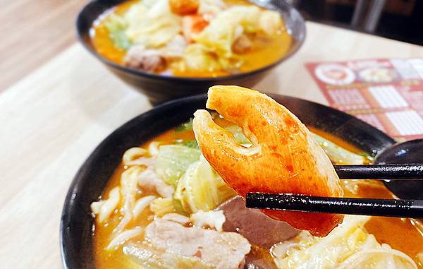 四維市場美食推薦│辣媽麻辣臭豆腐,有麻辣鴨血臭豆腐、紅燒鴨血 四維市場美食推薦│辣媽麻辣臭豆腐,有麻辣鴨血臭豆腐、紅燒鴨血