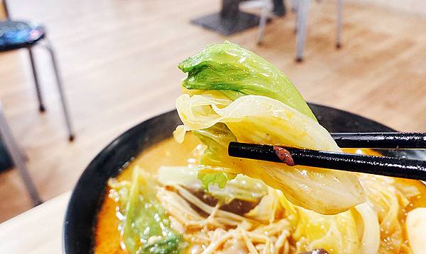 四維市場美食推薦│辣媽麻辣臭豆腐,有麻辣鴨血臭豆腐、紅燒鴨血 四維市場美食推薦│辣媽麻辣臭豆腐,有麻辣鴨血臭豆腐、紅燒鴨血